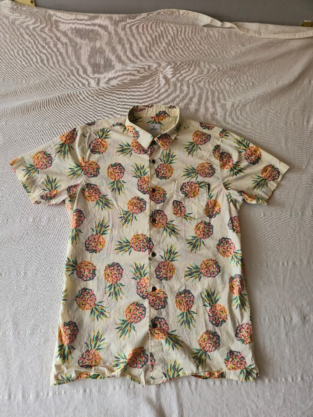 Rip Curl Men's Pineapple Print Short Sleeve Shirt Medium